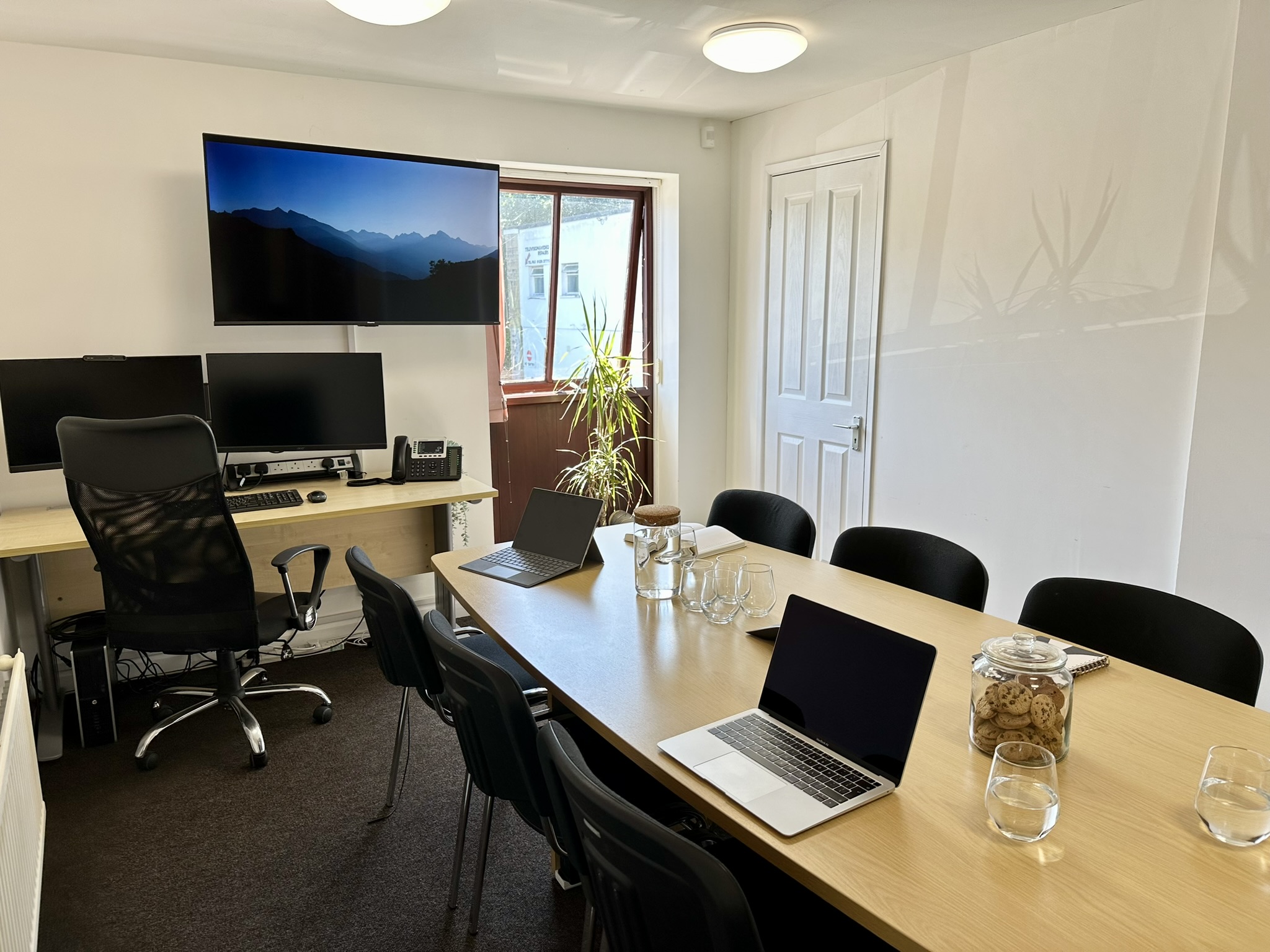 Meeting Room Hire in Falmouth and Penryn: What to Check Before Booking